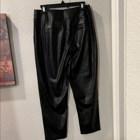 PAIGE Black Vegan Leather Crop Pants | Size 6 | Modern Classic - Picture 5 of 13